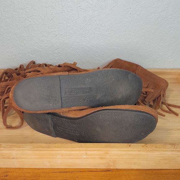 Minnetonka Womens Size 6 Brown Suede High Fringe Moccasin Boots - Picture 7 of 7